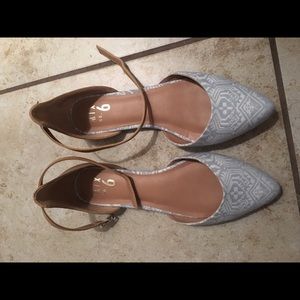 Point toe flats