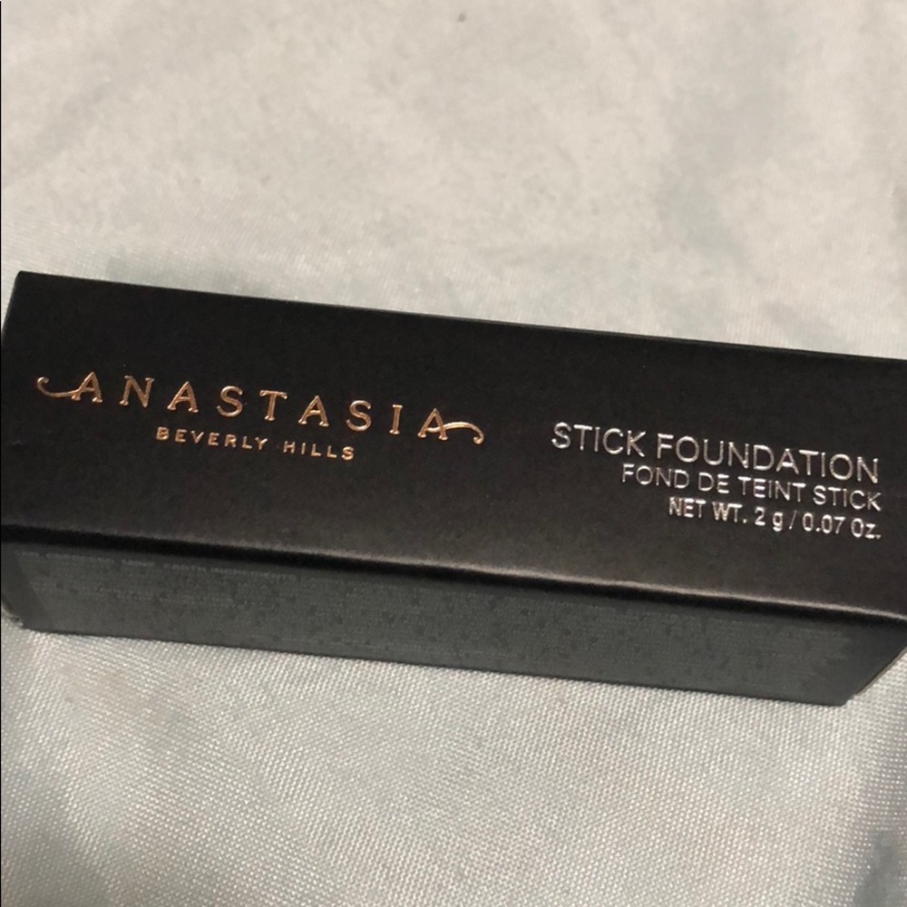 NWT Anastasia foundation stick mink