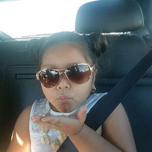 Meet your Posher, Isabel