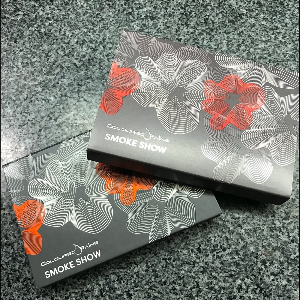 New palette Coloured Raine Smoke show limited edi