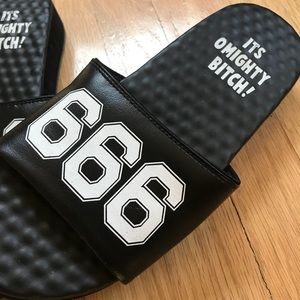 OMighty 666 Slides