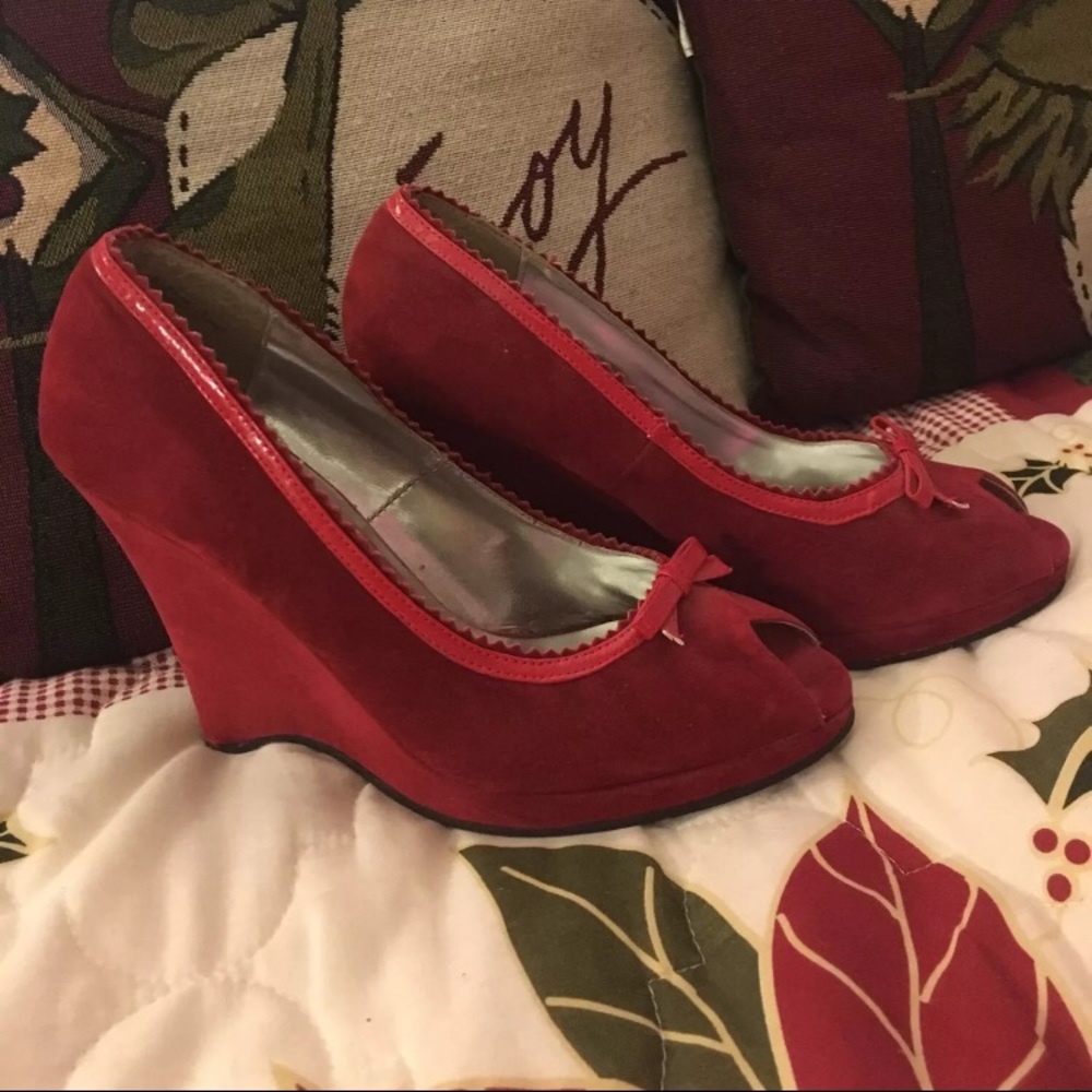 BAMBOO Velvet Wedge Heels