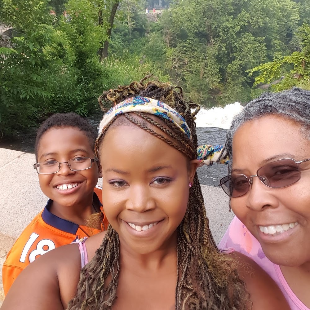 Meet your Posher, Nicole