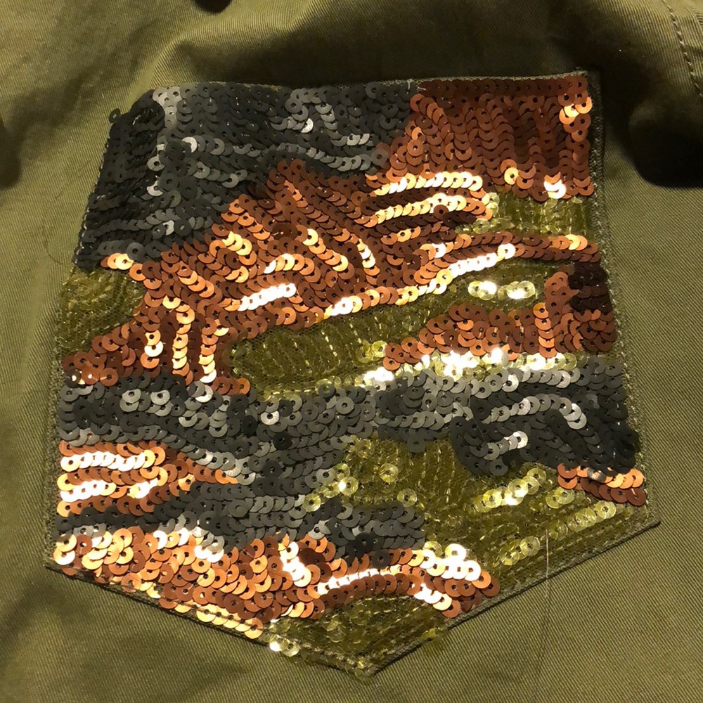 Women’s Jacket - Picture 3 of 6