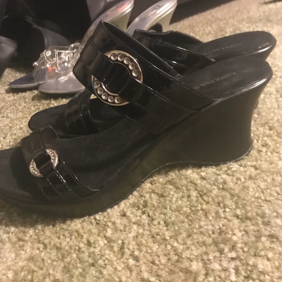 heels - Picture 3 of 3