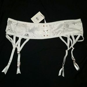 NWT garter belt