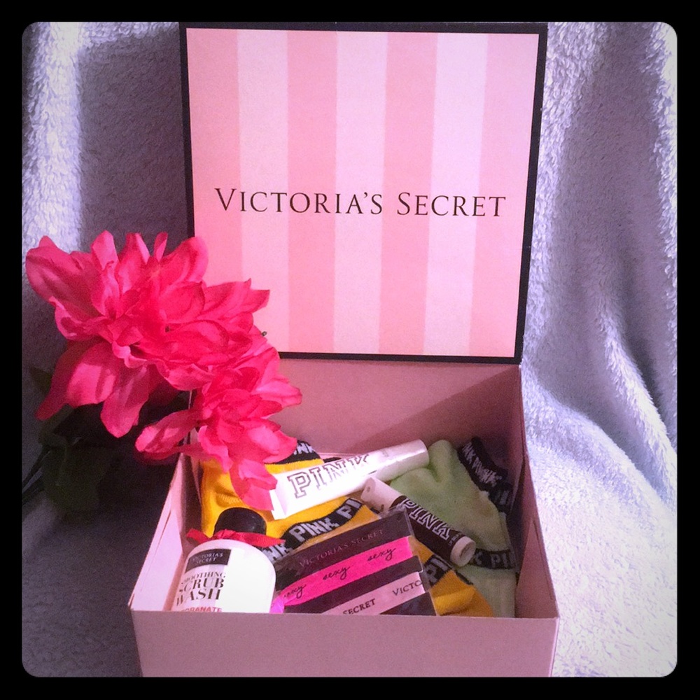 Victoria’s Secret pink goody gift box - Picture 2 of 8