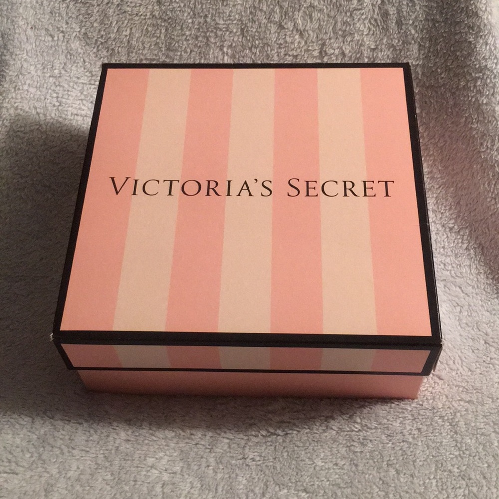 Victoria’s Secret pink goody gift box - Picture 6 of 8