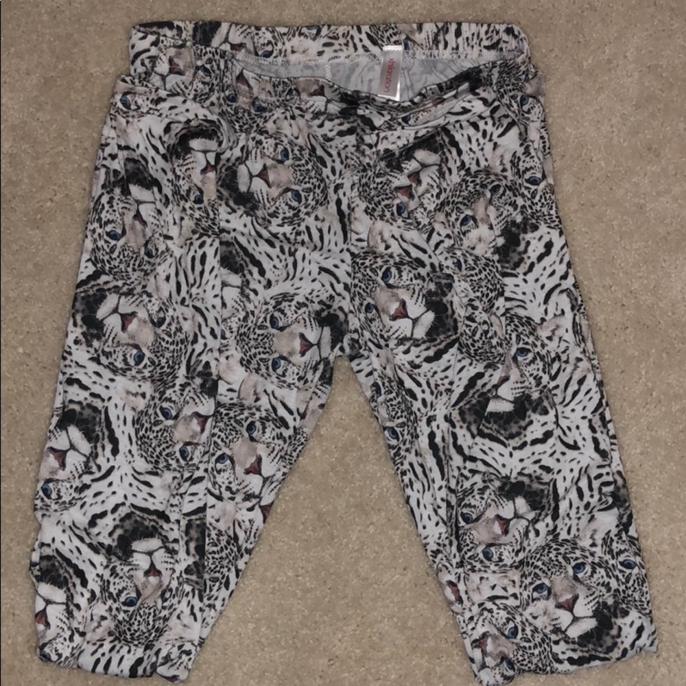Xhilaration leopard leggings