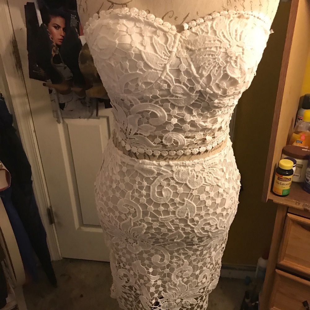 2 piece white lace skirt set