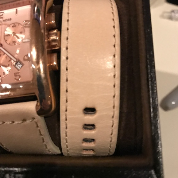 Women's Michael Kors Watch - Picture 3 of 3