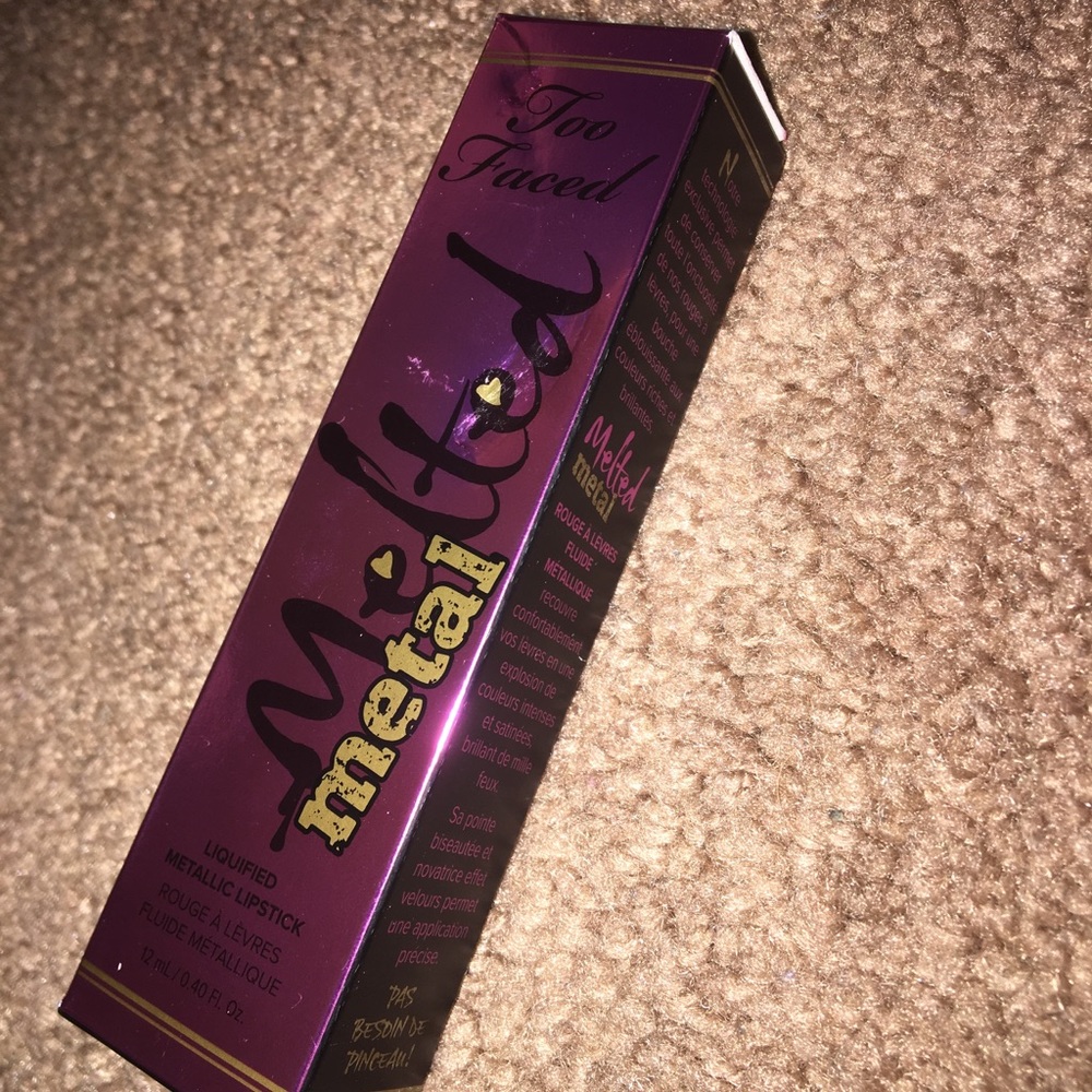 Too faced metallic lip
