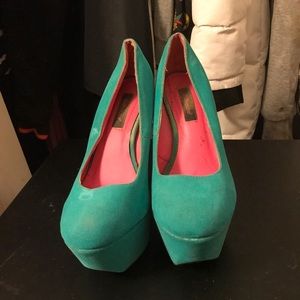 Seagreen pumps