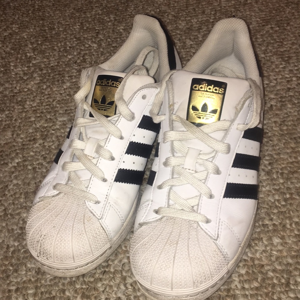 Adidas superstars