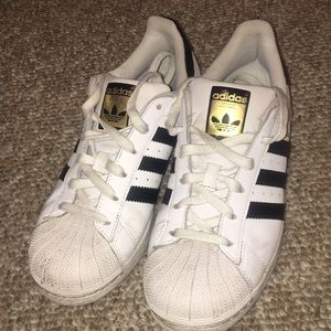 Adidas superstars