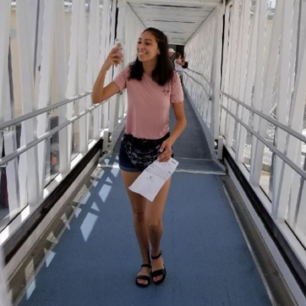 Meet your Posher, Elizabeth