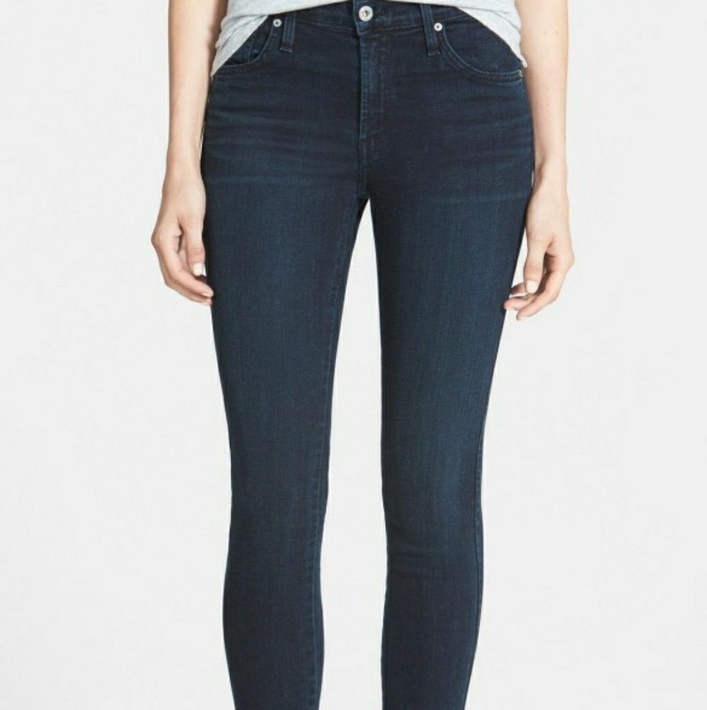 James jeans bombshell size 25 and 28 available