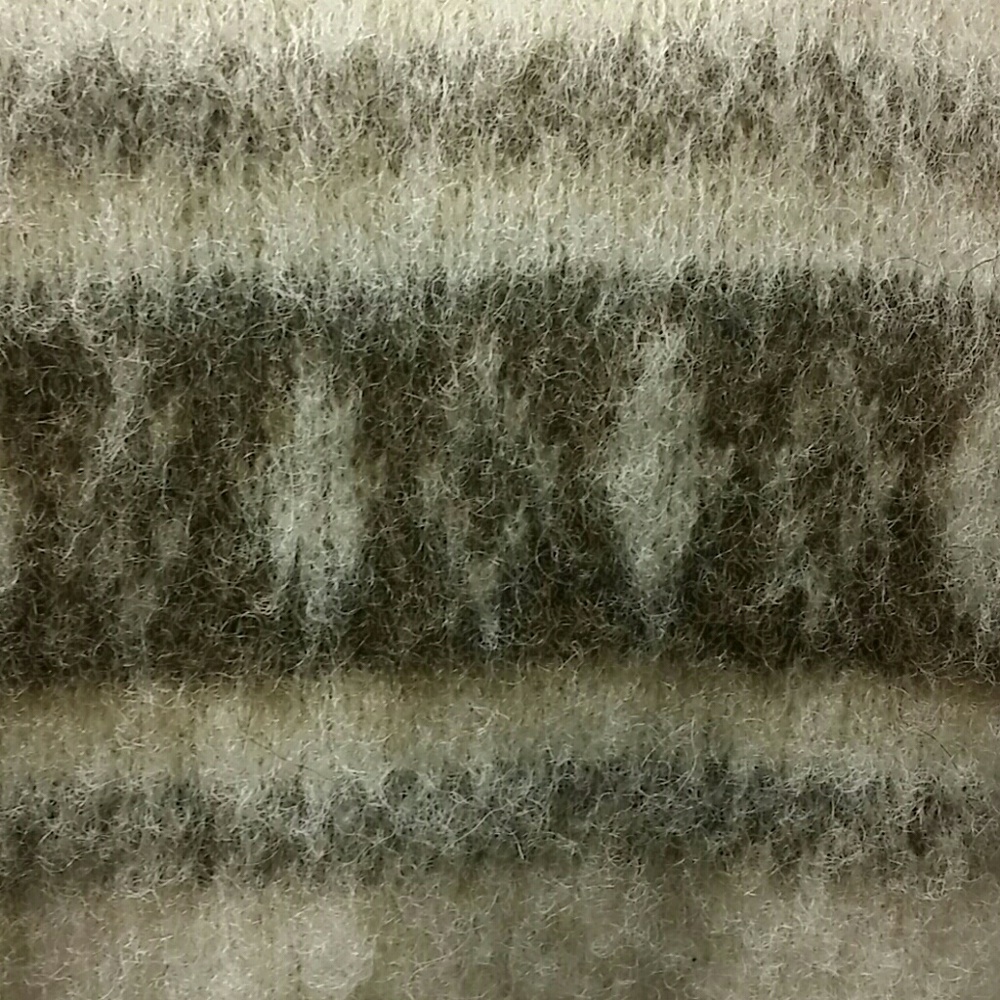 SOLD**Vintage Icelandic wool sweater jacket zipped - Picture 4 of 6