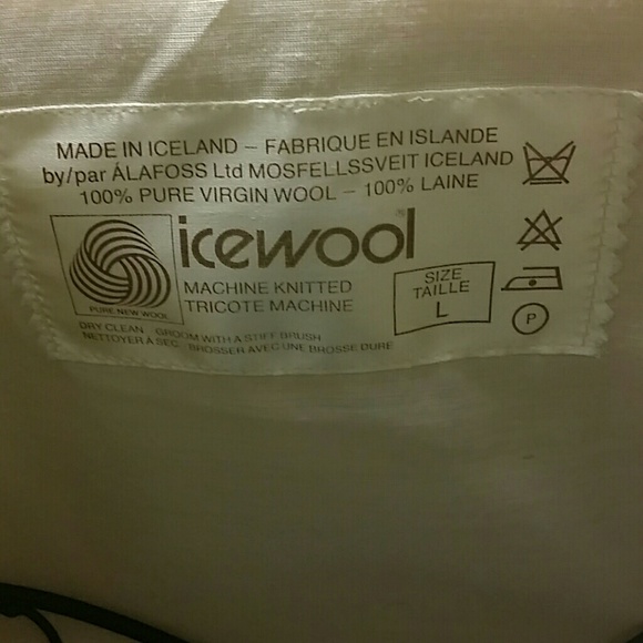 SOLD**Vintage Icelandic wool sweater jacket zipped - Picture 3 of 6