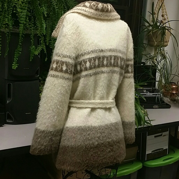 SOLD**Vintage Icelandic wool sweater jacket zipped - Picture 2 of 6