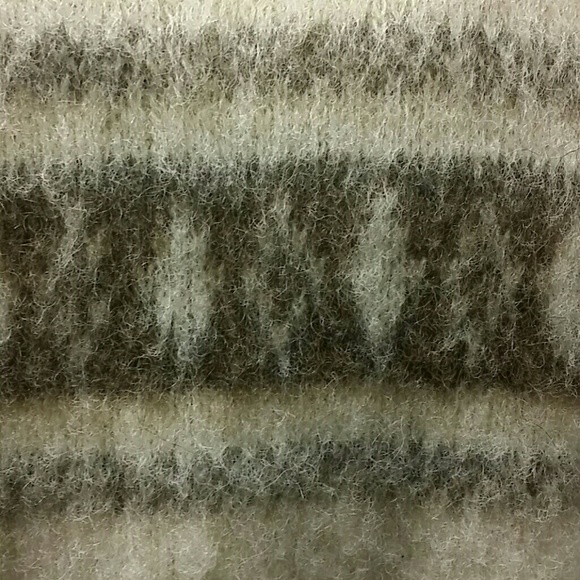 SOLD**Vintage Icelandic wool sweater jacket zipped - Picture 4 of 6