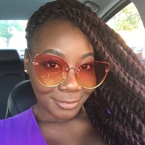 Meet your Posher, Latasha