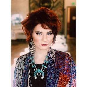 Meet your Posher, Caroline