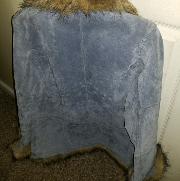 BEAUTIFUL NEW BLUE SUEDE COAT WITH FUR - Picture 4 of 4