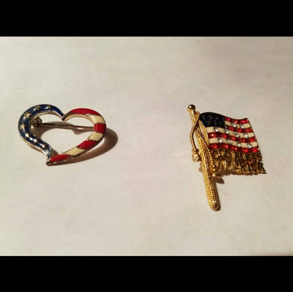 Two vintage patriotic brooches #11 - Picture 1 of 1