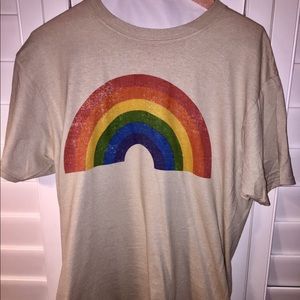 Rainbow Vintage Style Tee-Shirt
