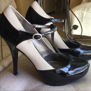 Guess Platform Patent Leather Oxfords