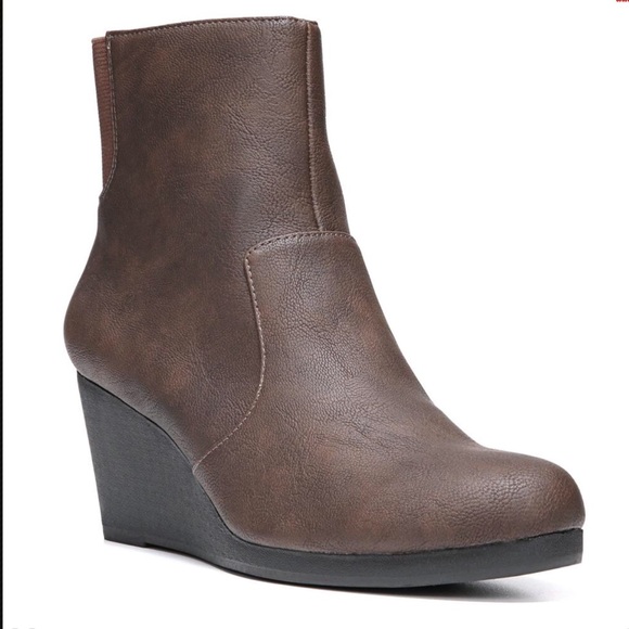 Texas Brown Coffee Low Wedge Ankle Booties - Picture 3 of 5