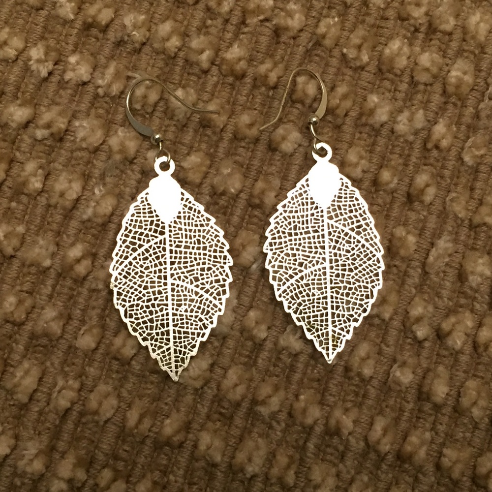 💥Price drop!!  $5 items 2/$8 or 3/$10