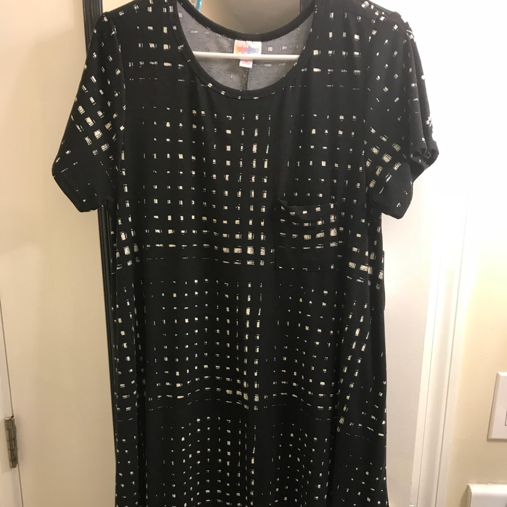 LuLaRoe Black and White Medium Carly