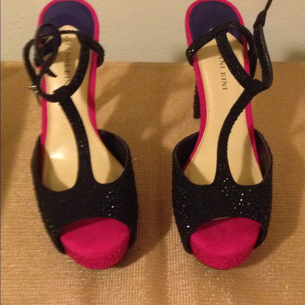High heels - Picture 2 of 3