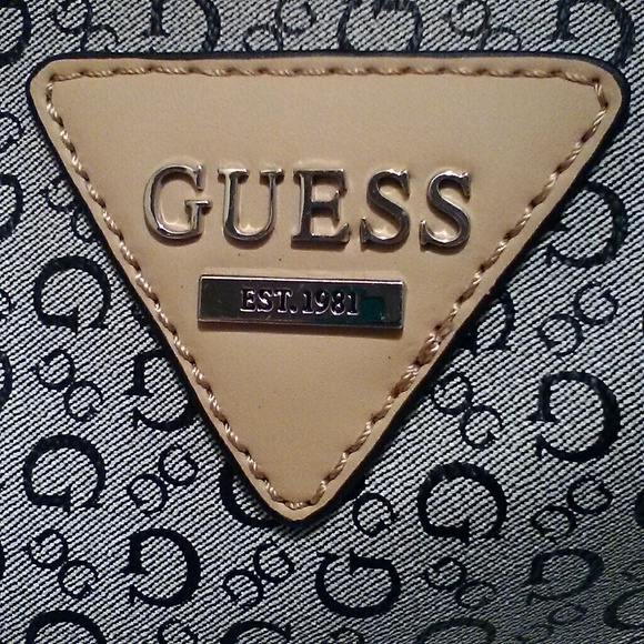 Authentic Guess Handbag - Picture 3 of 8