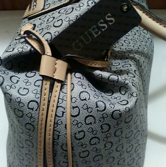 Authentic Guess Handbag - Picture 4 of 8