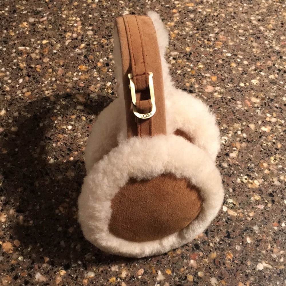 UGG earmuffs, with aux adapter for music, perfect