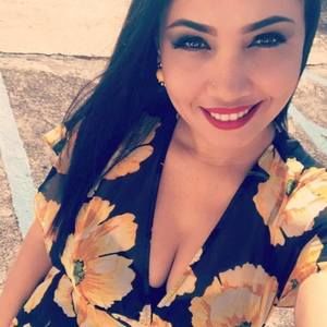 Meet your Posher, Roxana