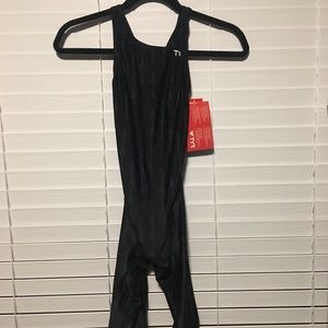 TYR FUSION SWIMSUIT