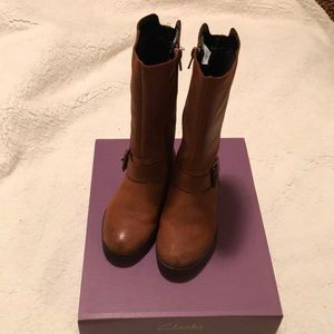 Samimo tan leather boots. 10 1/2 Toddler.