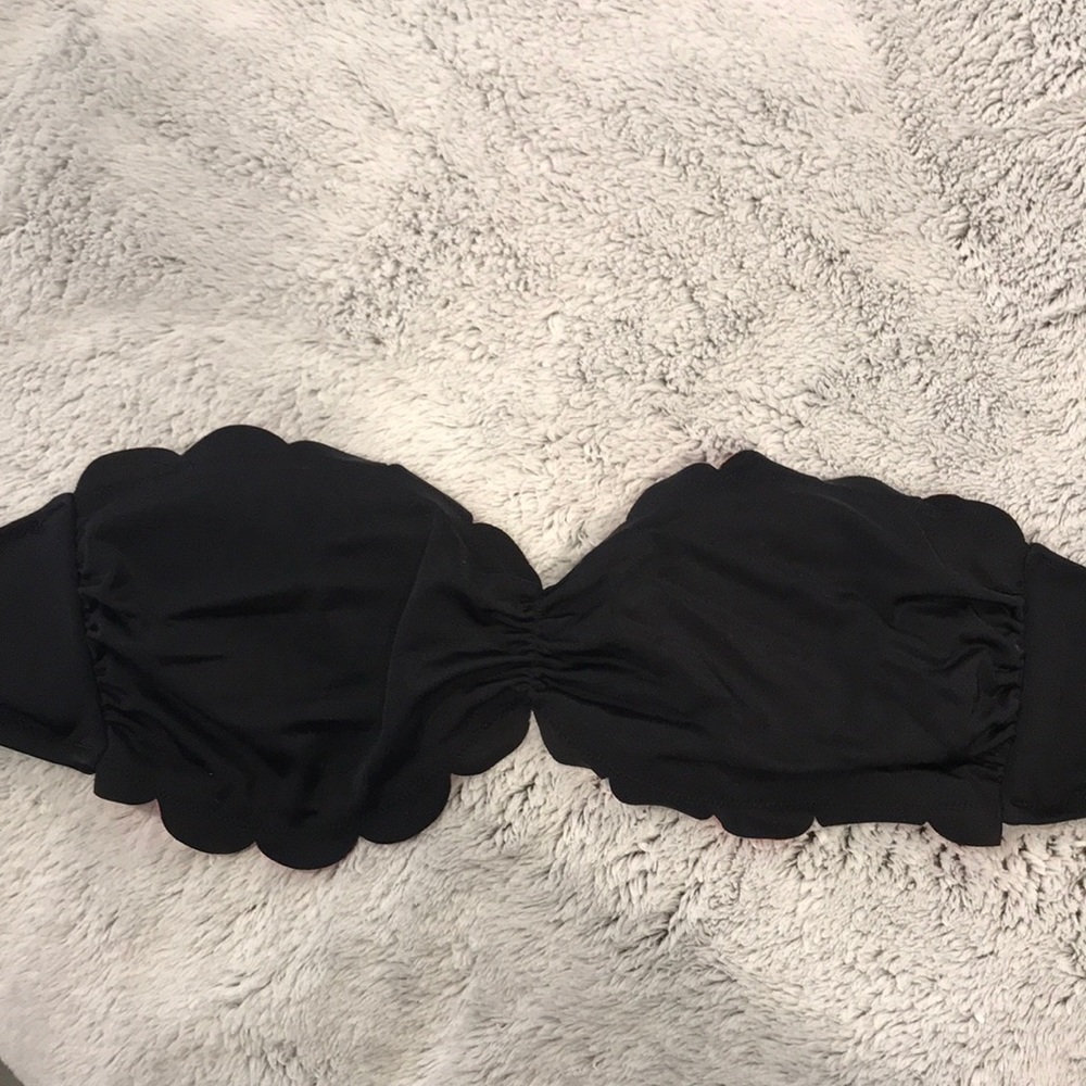 Victoria’s Secret scalloped bikini top