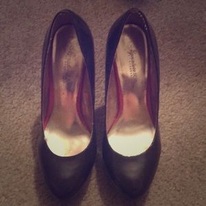 Brown patent pumps!