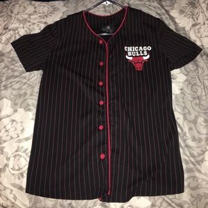 Chicago bulls baseball tee from NBA