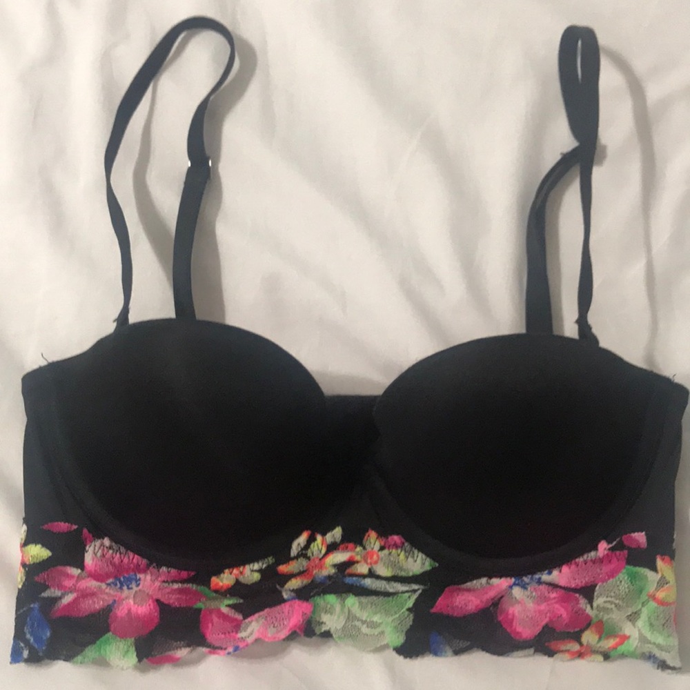 VICTORIA SECRET BRA