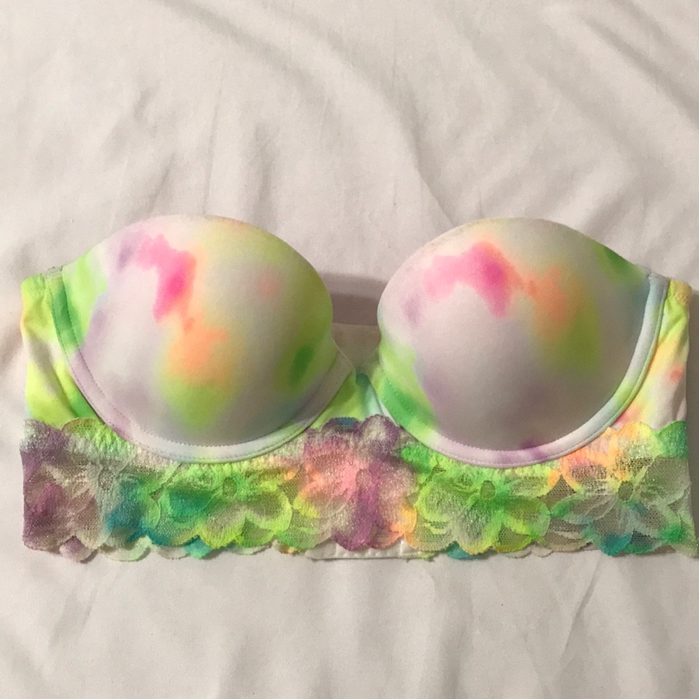 VICTORIA SECRET STRAPLESS BRA