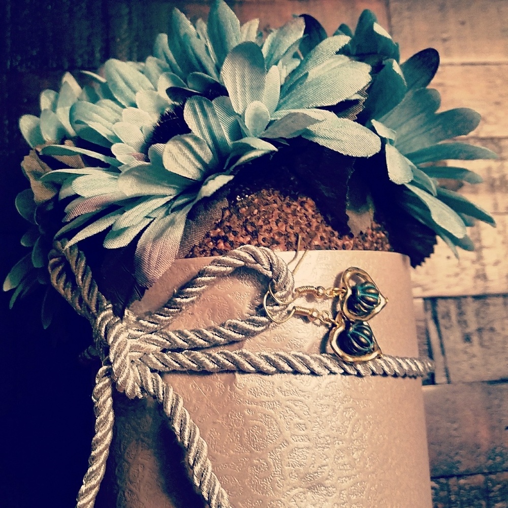 NWOT Gold and Teal hearts!