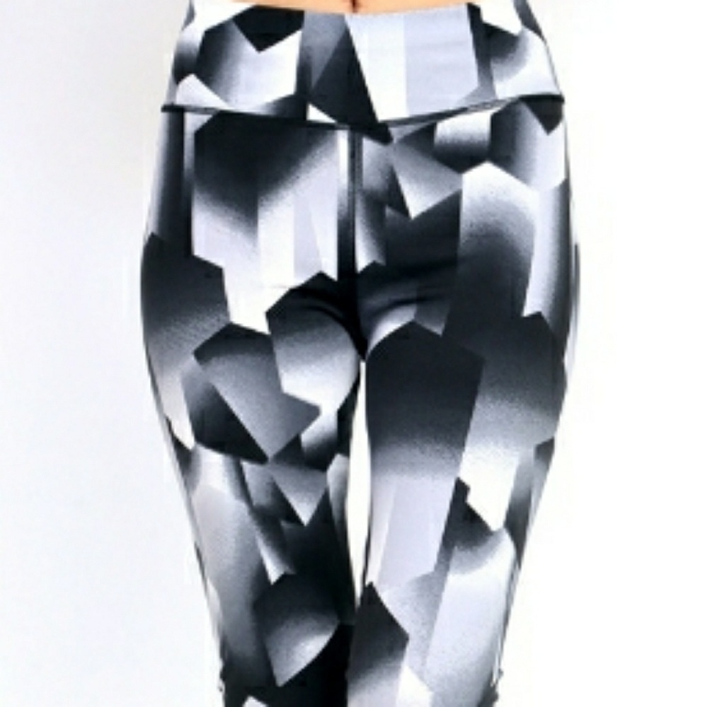 BANDED WAIST YOGA PANTS - Picture 3 of 3