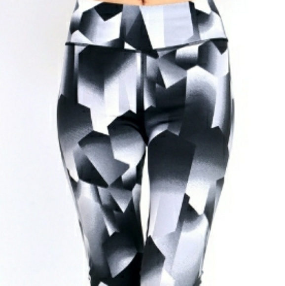 BANDED WAIST YOGA PANTS - Picture 3 of 3