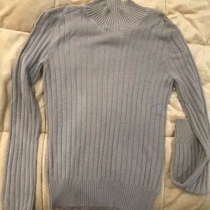 Light sweater top, never worn